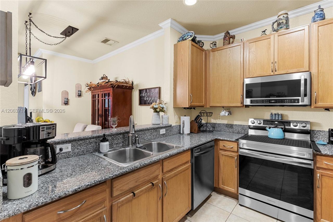 9052 Plymouth Pl, Unit 9052, Tamarac, FL 33321 Photo
