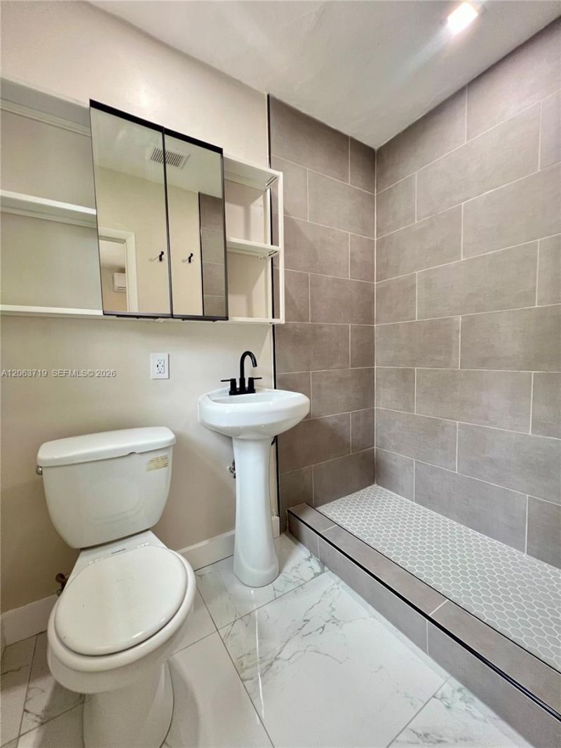 150 NE 59th St, Miami, FL 33137 Photo