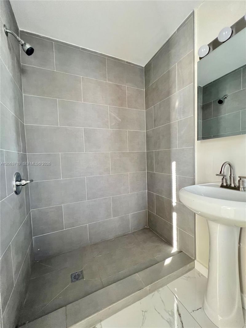 150 NE 59th St, Miami, FL 33137 Photo