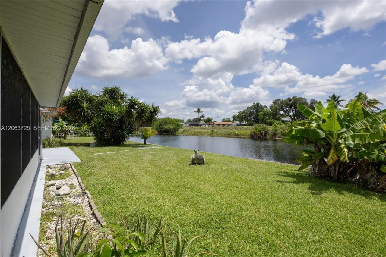 7100 NW 66th Ter, Tamarac, FL 33321 Photo