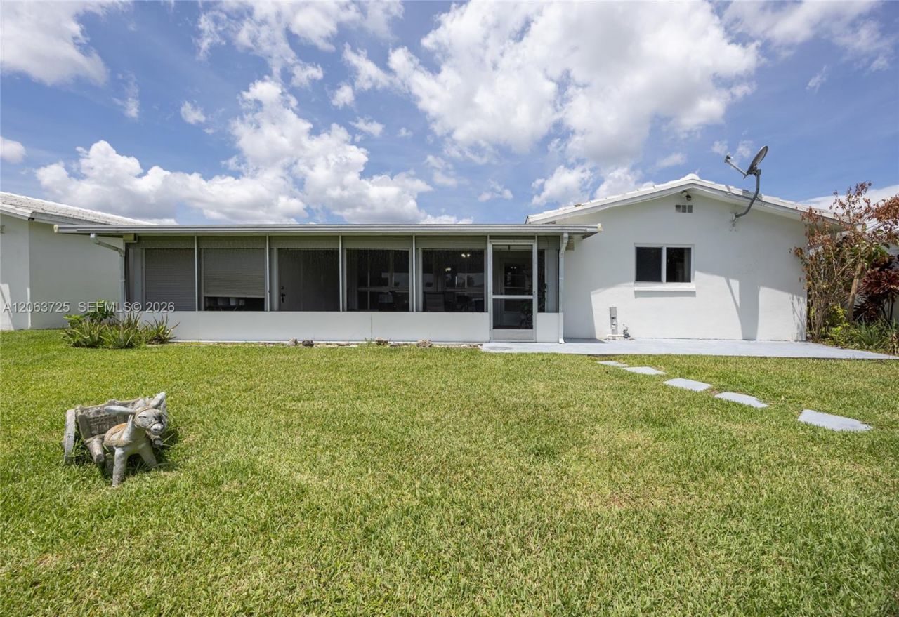 7100 NW 66th Ter, Tamarac, FL 33321 Photo
