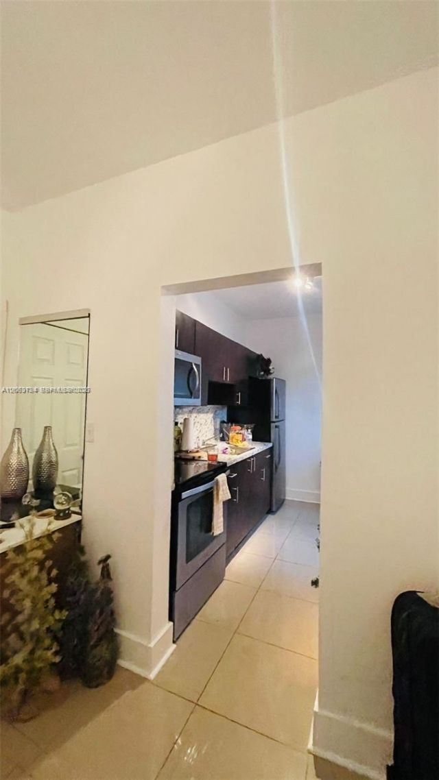 876 SW 2nd St , Miami, FL 33130 Photo