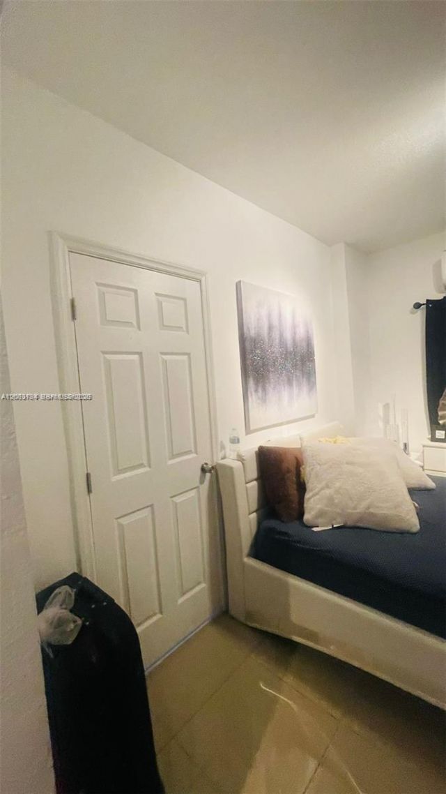 876 SW 2nd St , Miami, FL 33130 Photo