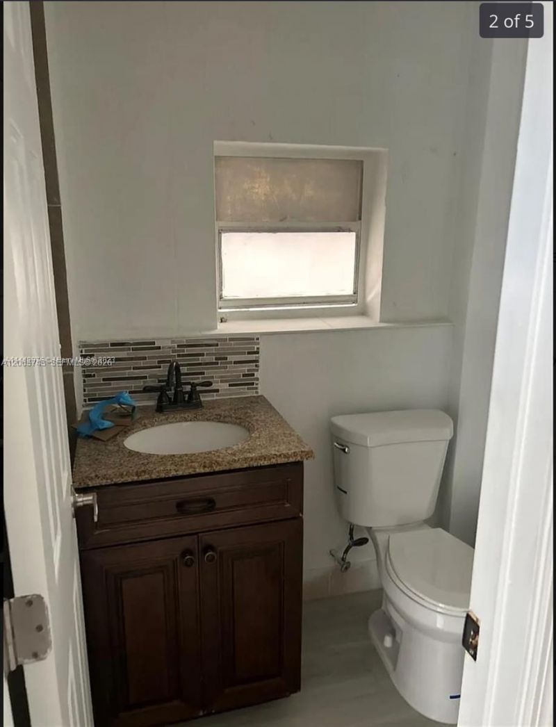 2215 NW 33rd St, Miami, FL 33142 Photo