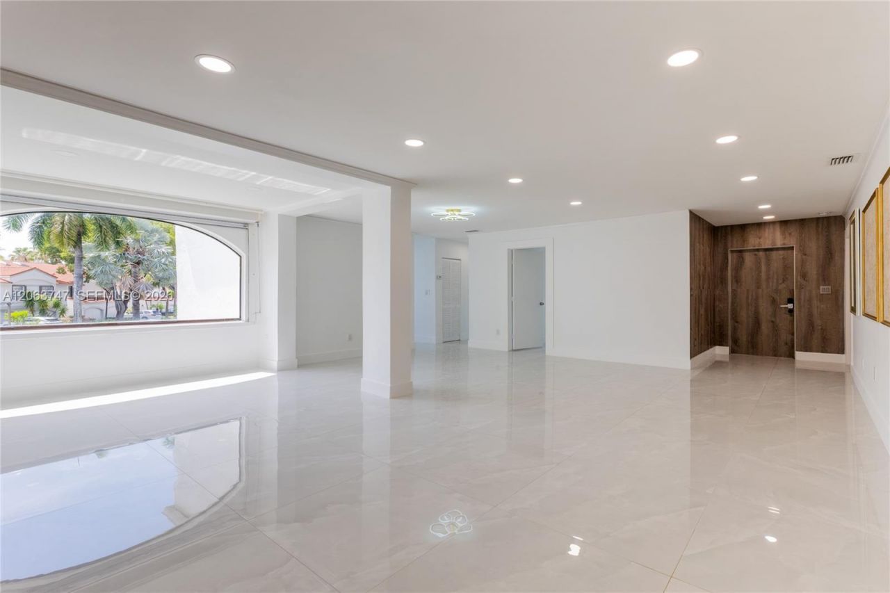 3571 Magellan Cir, Unit 343-4, Aventura, FL 33180 Photo