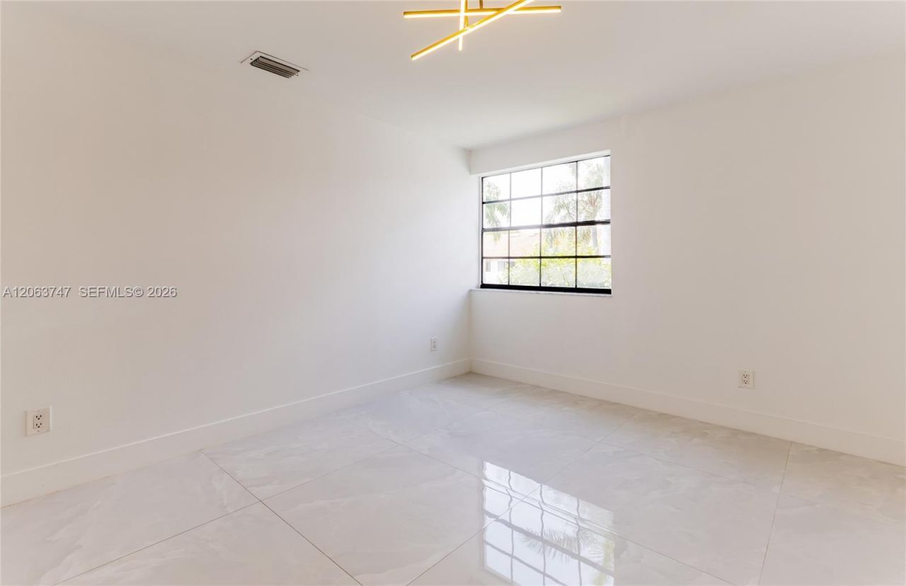 3571 Magellan Cir, Unit 343-4, Aventura, FL 33180 Photo