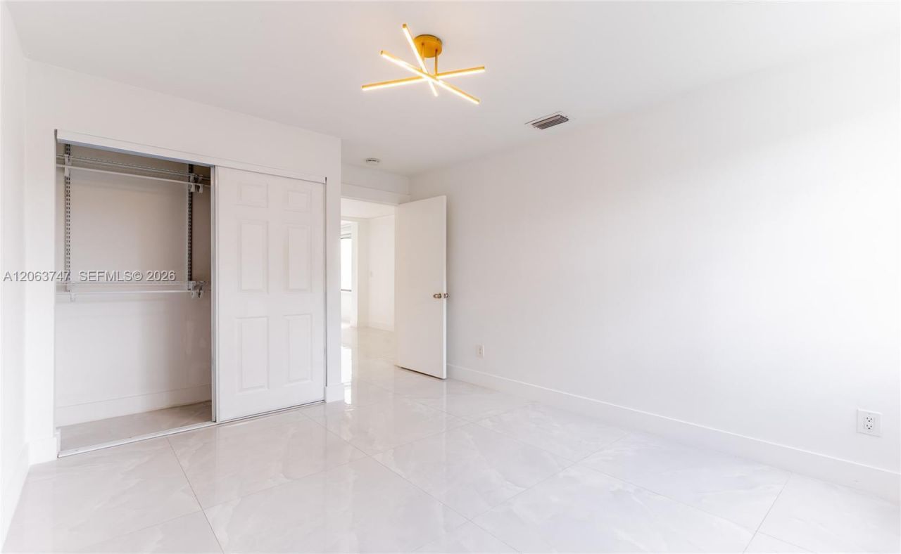 3571 Magellan Cir, Unit 343-4, Aventura, FL 33180 Photo