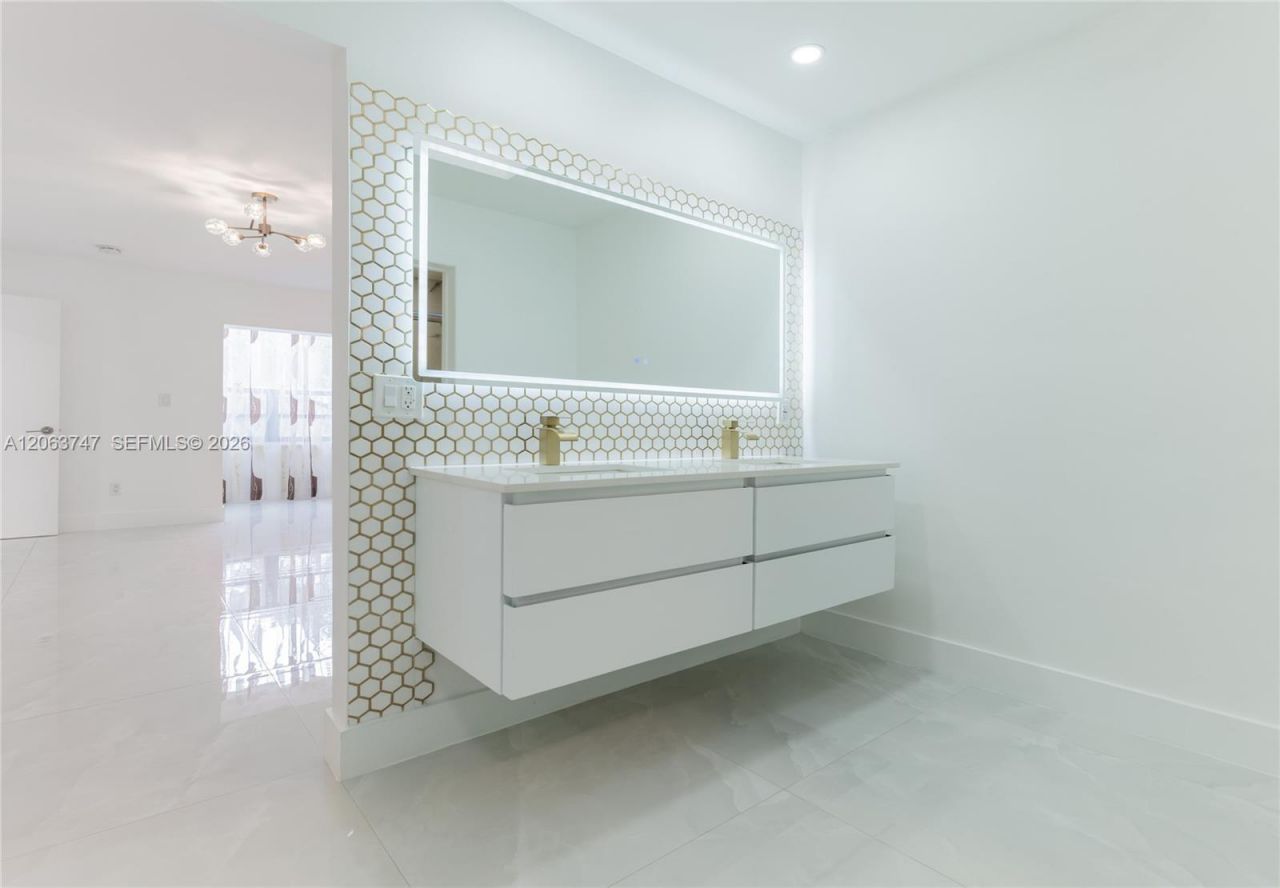 3571 Magellan Cir, Unit 343-4, Aventura, FL 33180 Photo