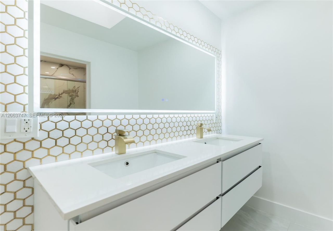 3571 Magellan Cir, Unit 343-4, Aventura, FL 33180 Photo