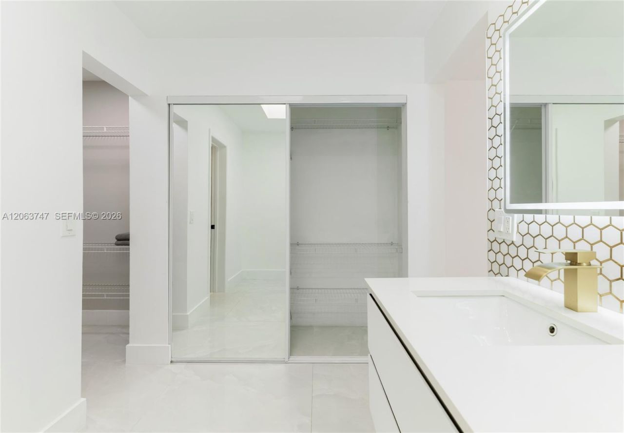 3571 Magellan Cir, Unit 343-4, Aventura, FL 33180 Photo