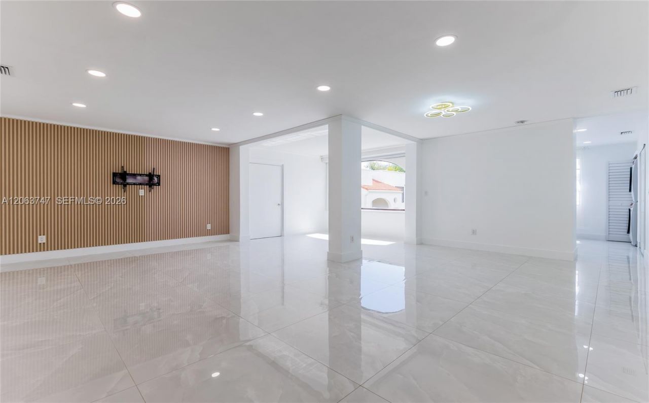 3571 Magellan Cir, Unit 343-4, Aventura, FL 33180 Photo