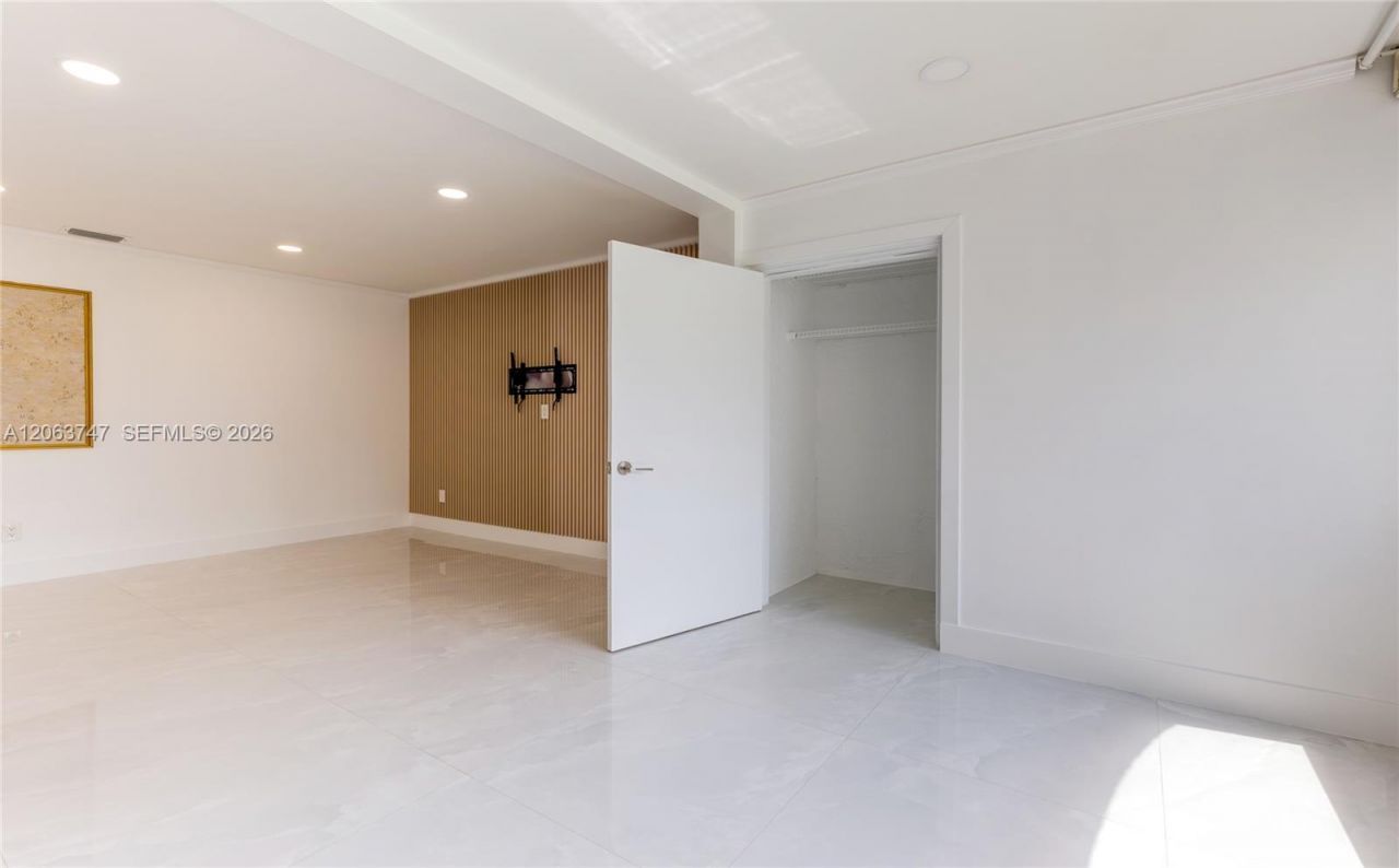 3571 Magellan Cir, Unit 343-4, Aventura, FL 33180 Photo