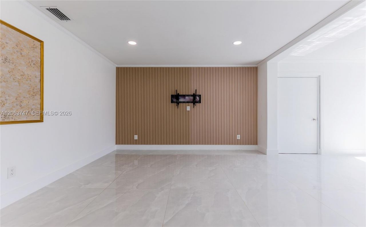3571 Magellan Cir, Unit 343-4, Aventura, FL 33180 Photo
