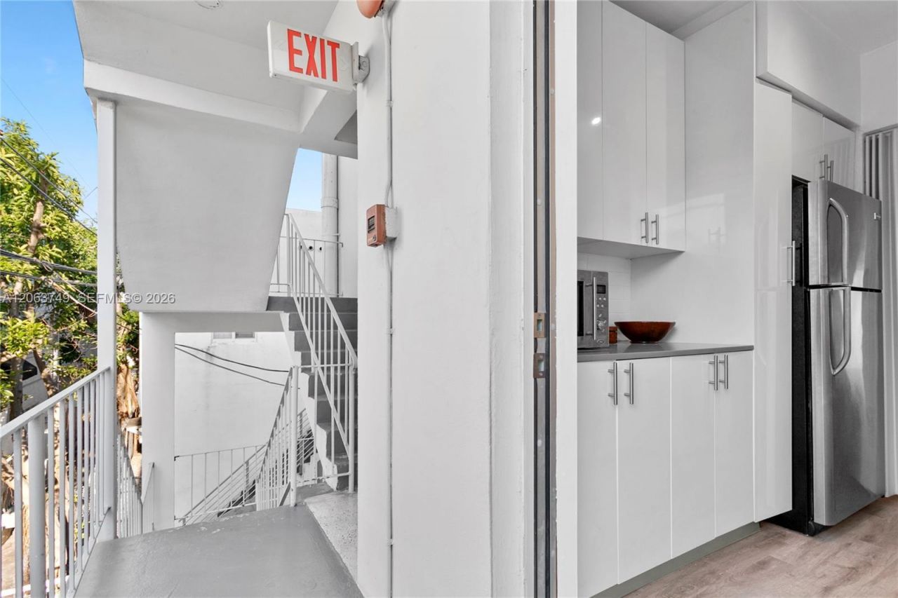 641 Espanola Way , Unit 24, Miami Beach, FL 33139 Photo