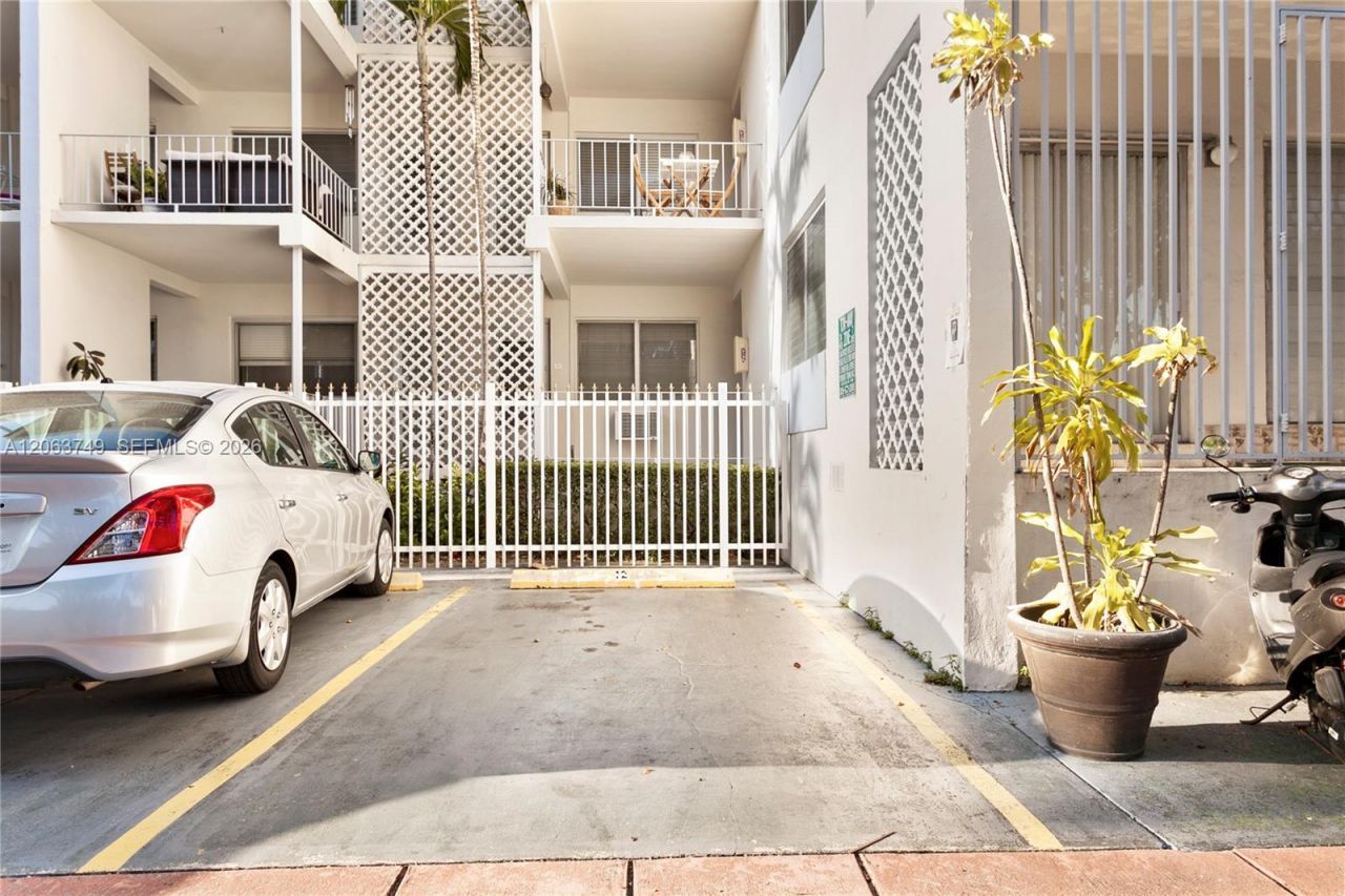 641 Espanola Way , Unit 24, Miami Beach, FL 33139 Photo