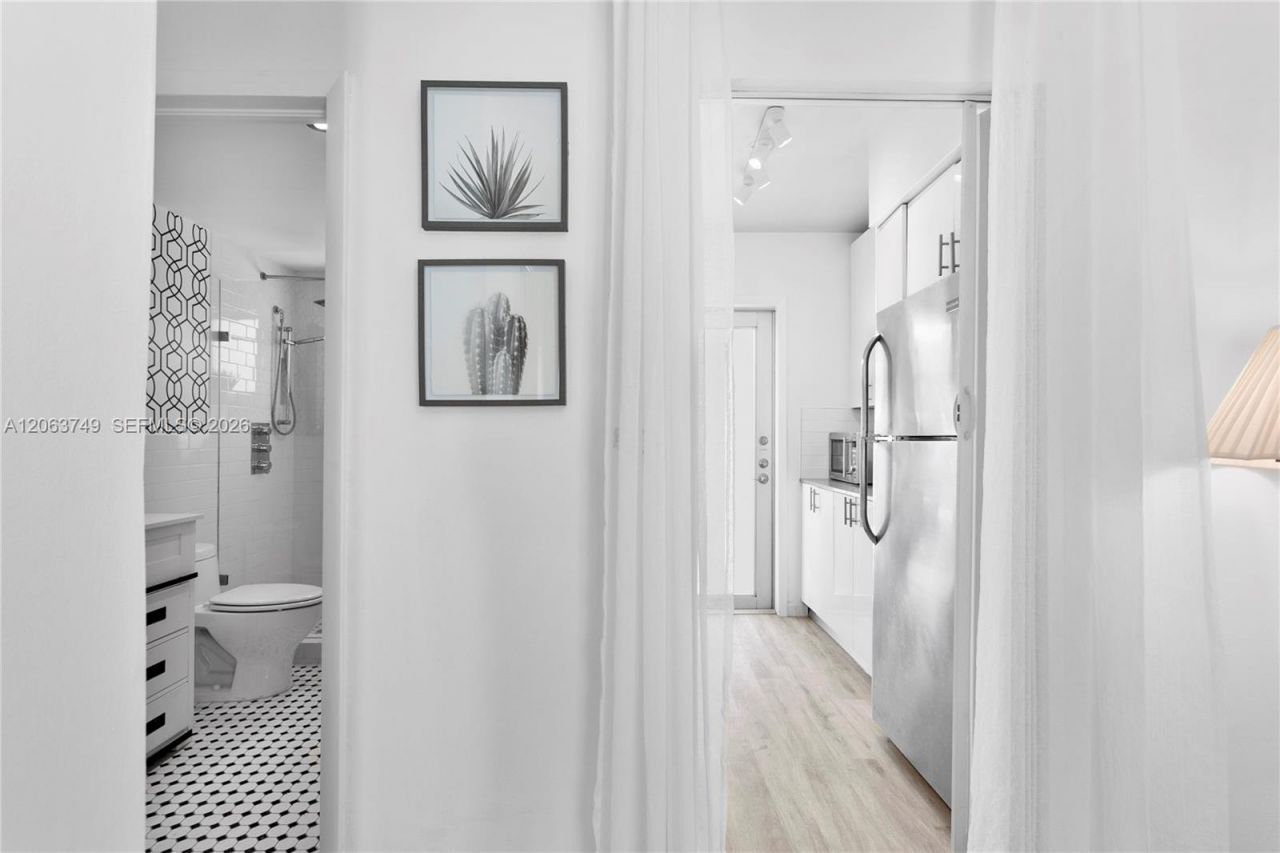 641 Espanola Way , Unit 24, Miami Beach, FL 33139 Photo