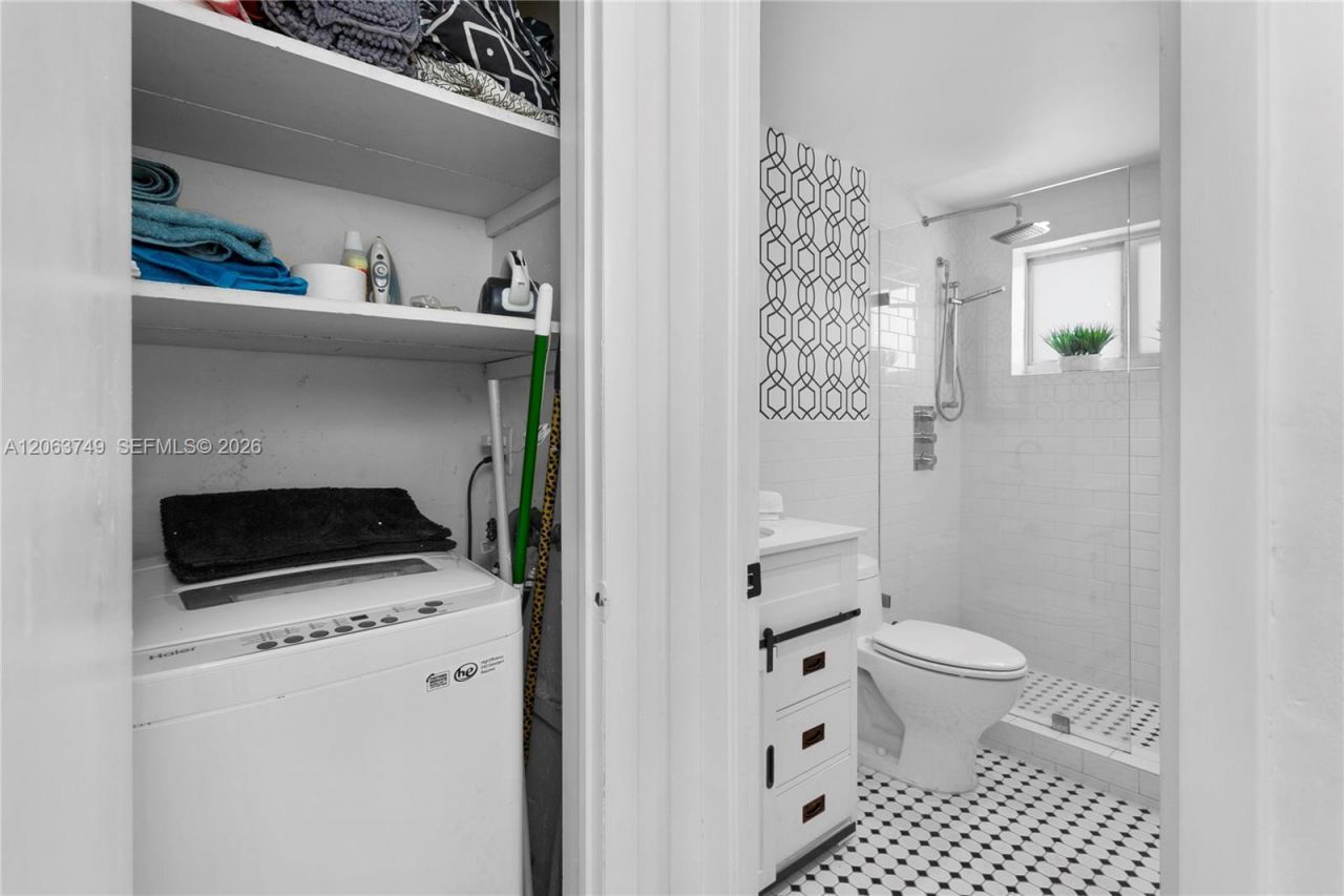 641 Espanola Way , Unit 24, Miami Beach, FL 33139 Photo