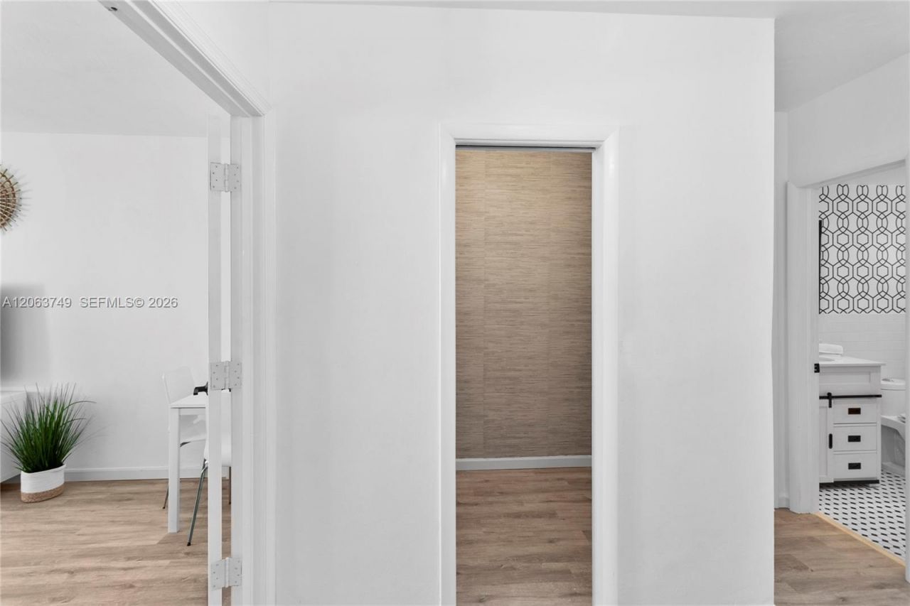 641 Espanola Way , Unit 24, Miami Beach, FL 33139 Photo