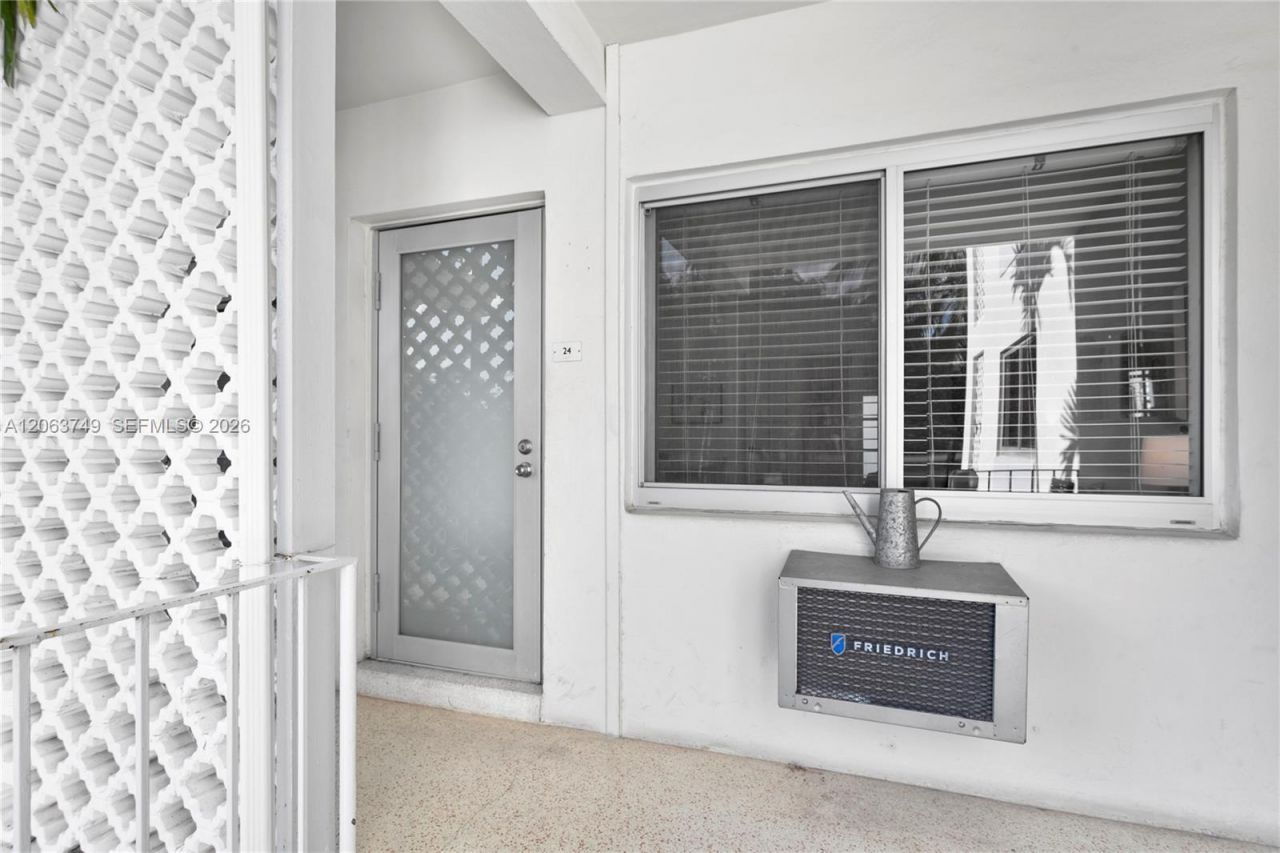 641 Espanola Way , Unit 24, Miami Beach, FL 33139 Photo