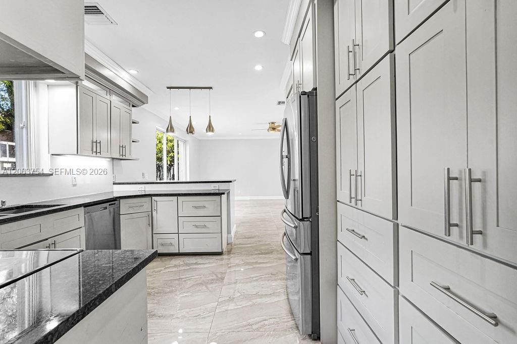 1623 E Harmony Lake Cir, Davie, FL 33324 Photo