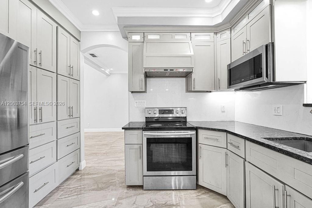 1623 E Harmony Lake Cir, Davie, FL 33324 Photo