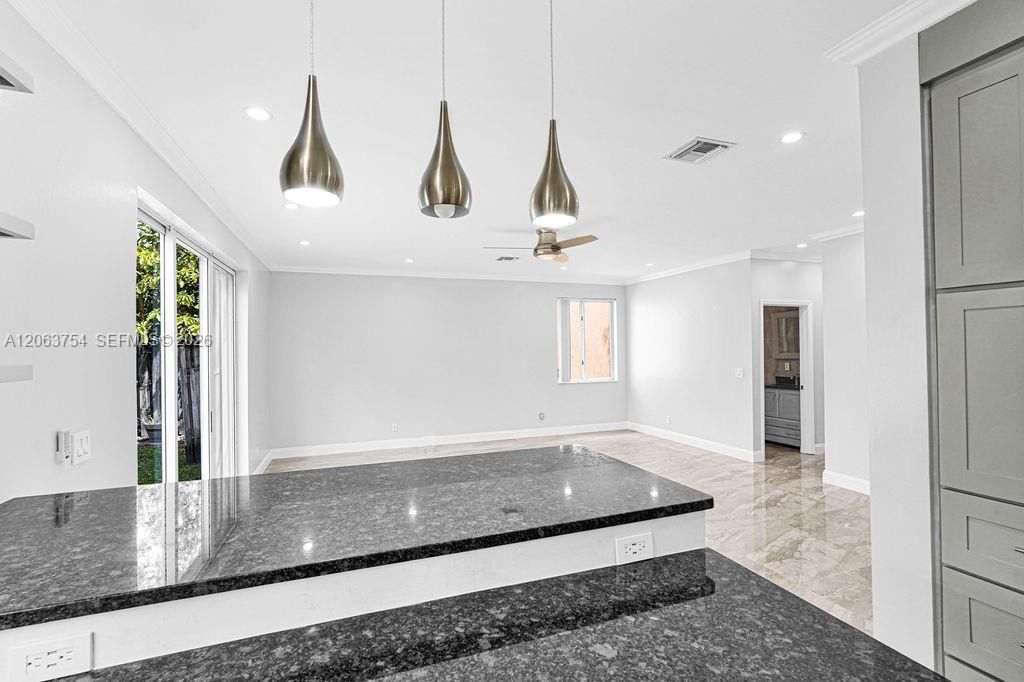 1623 E Harmony Lake Cir, Davie, FL 33324 Photo