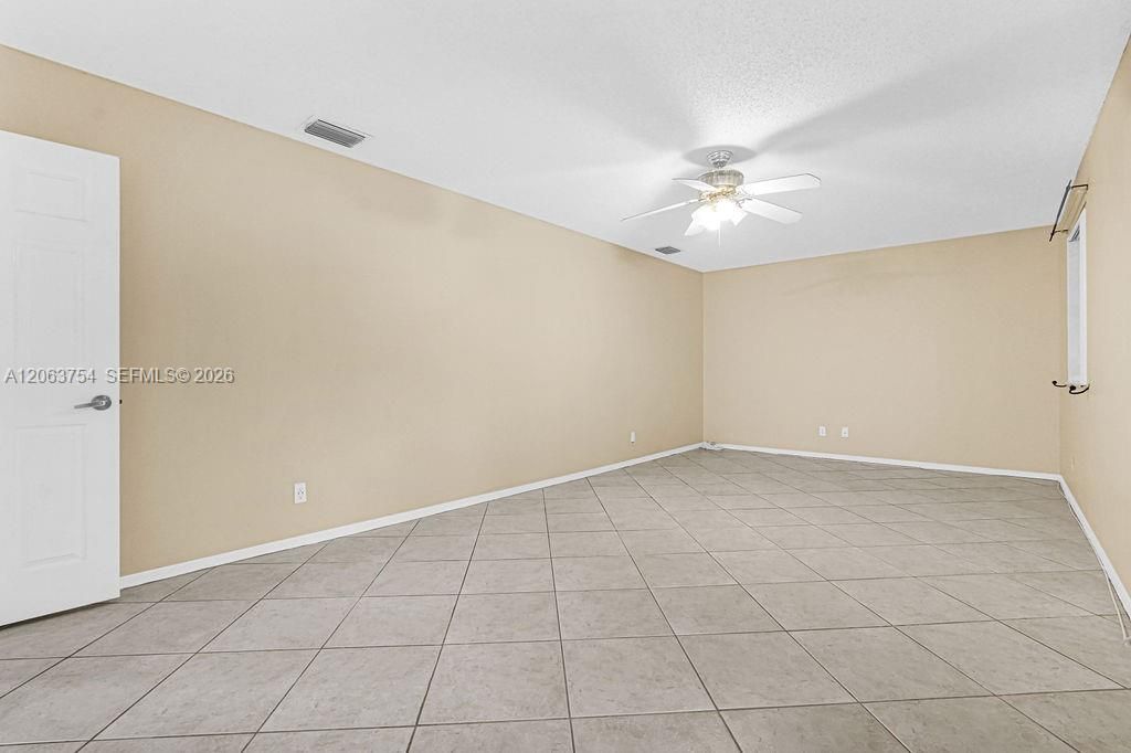 1623 E Harmony Lake Cir, Davie, FL 33324 Photo