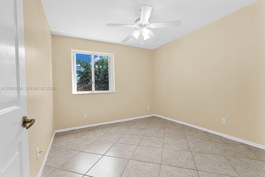 1623 E Harmony Lake Cir, Davie, FL 33324 Photo