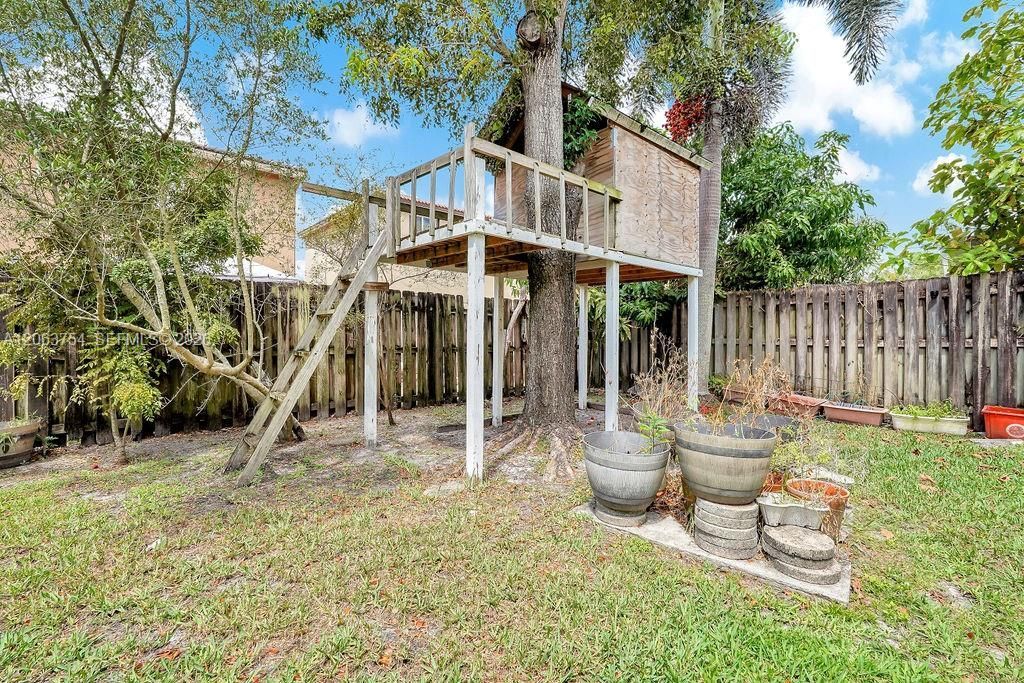 1623 E Harmony Lake Cir, Davie, FL 33324 Photo