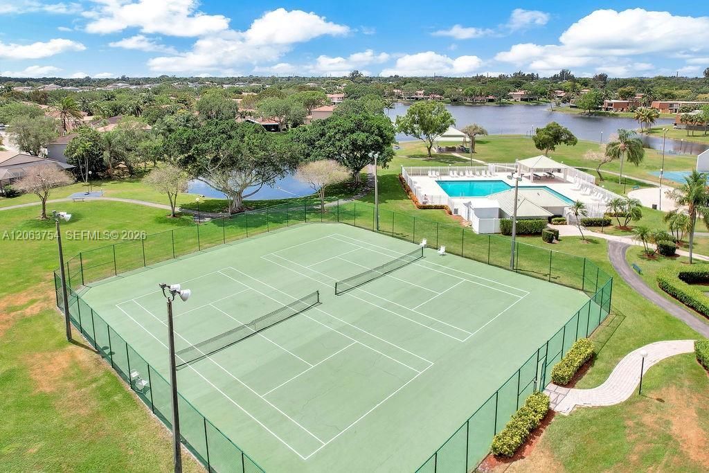 1623 E Harmony Lake Cir, Davie, FL 33324 Photo