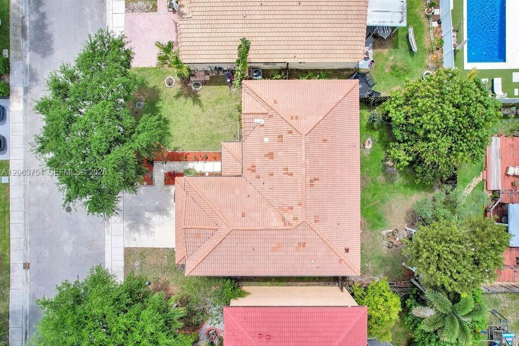1623 E Harmony Lake Cir, Davie, FL 33324 Photo