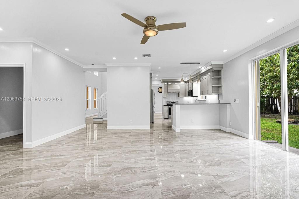 1623 E Harmony Lake Cir, Davie, FL 33324 Photo