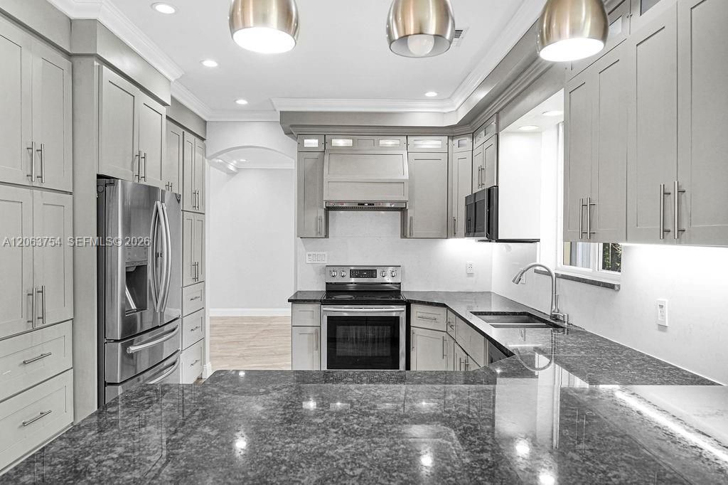1623 E Harmony Lake Cir, Davie, FL 33324 Photo