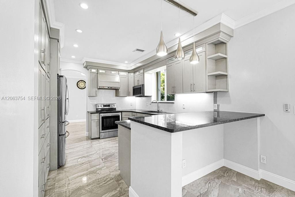 1623 E Harmony Lake Cir, Davie, FL 33324 Photo