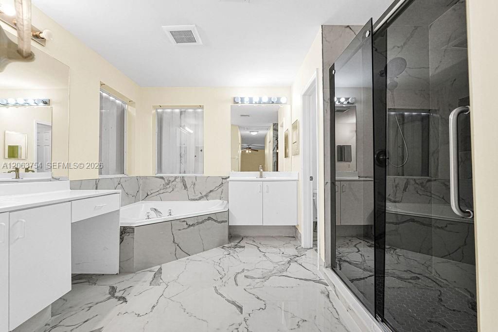 1623 E Harmony Lake Cir, Davie, FL 33324 Photo
