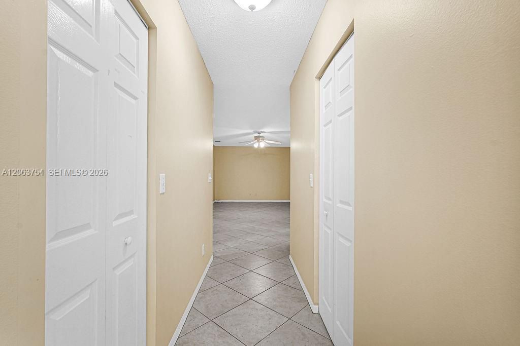 1623 E Harmony Lake Cir, Davie, FL 33324 Photo