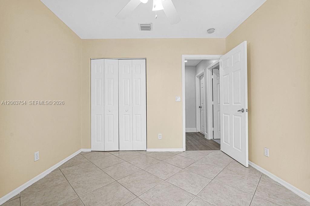 1623 E Harmony Lake Cir, Davie, FL 33324 Photo