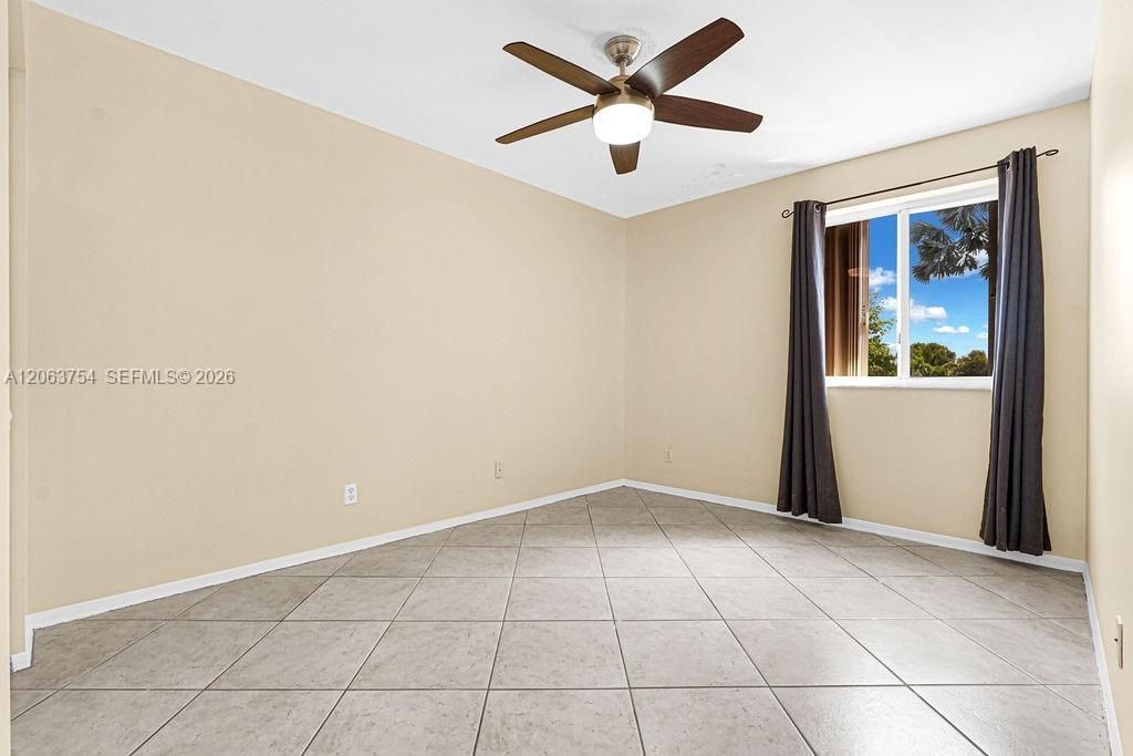 1623 E Harmony Lake Cir, Davie, FL 33324 Photo
