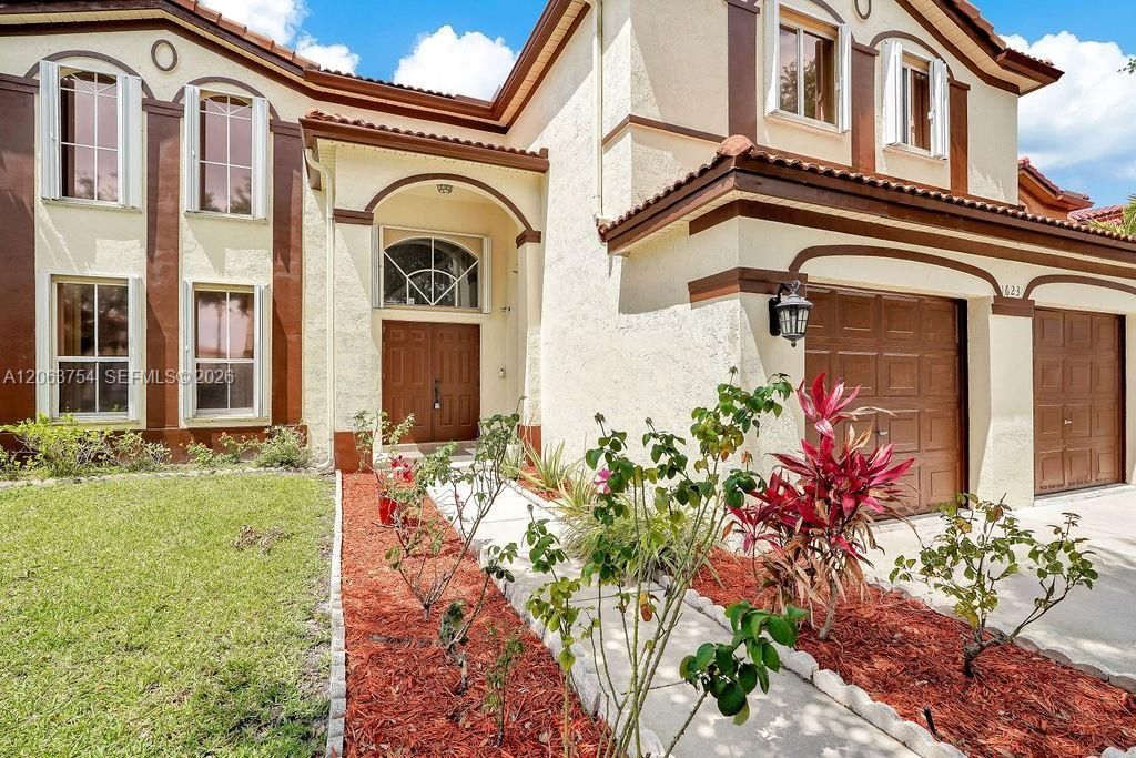 1623 E Harmony Lake Cir, Davie, FL 33324 Photo