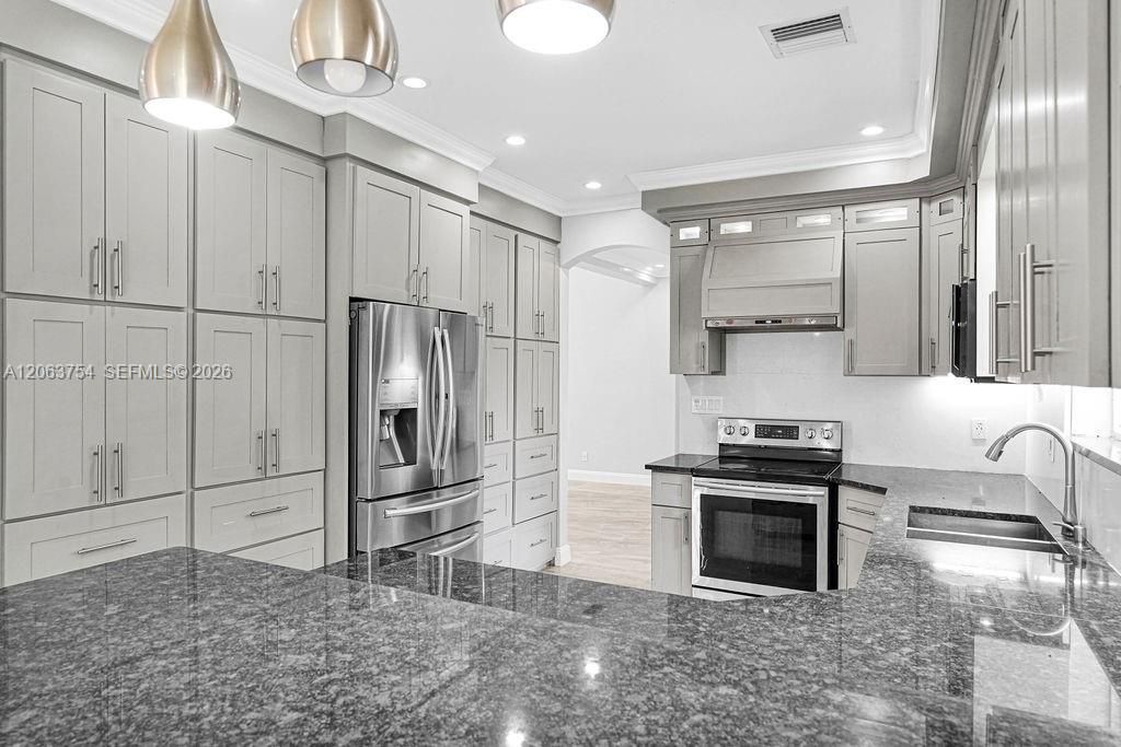 1623 E Harmony Lake Cir, Davie, FL 33324 Photo