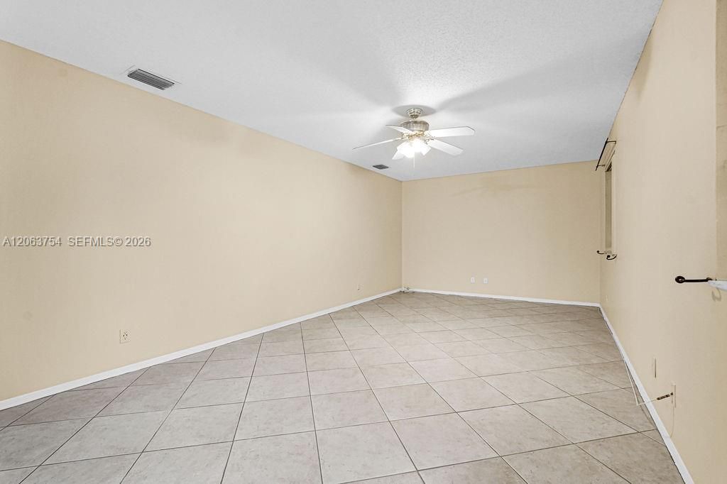 1623 E Harmony Lake Cir, Davie, FL 33324 Photo