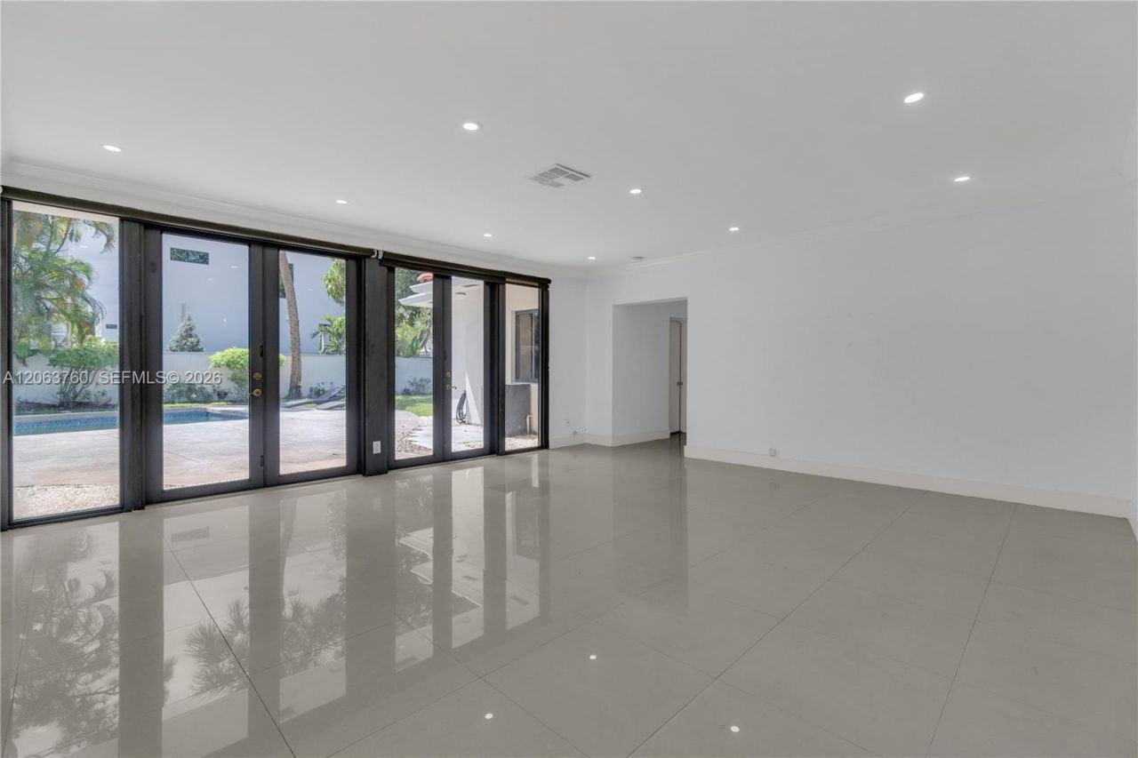 549 NE 12th Ave, Fort Lauderdale, FL 33301 Photo