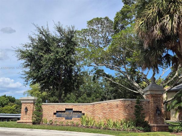 214 Wimbledon Lake Dr , Unit 57, Plantation, FL 33324