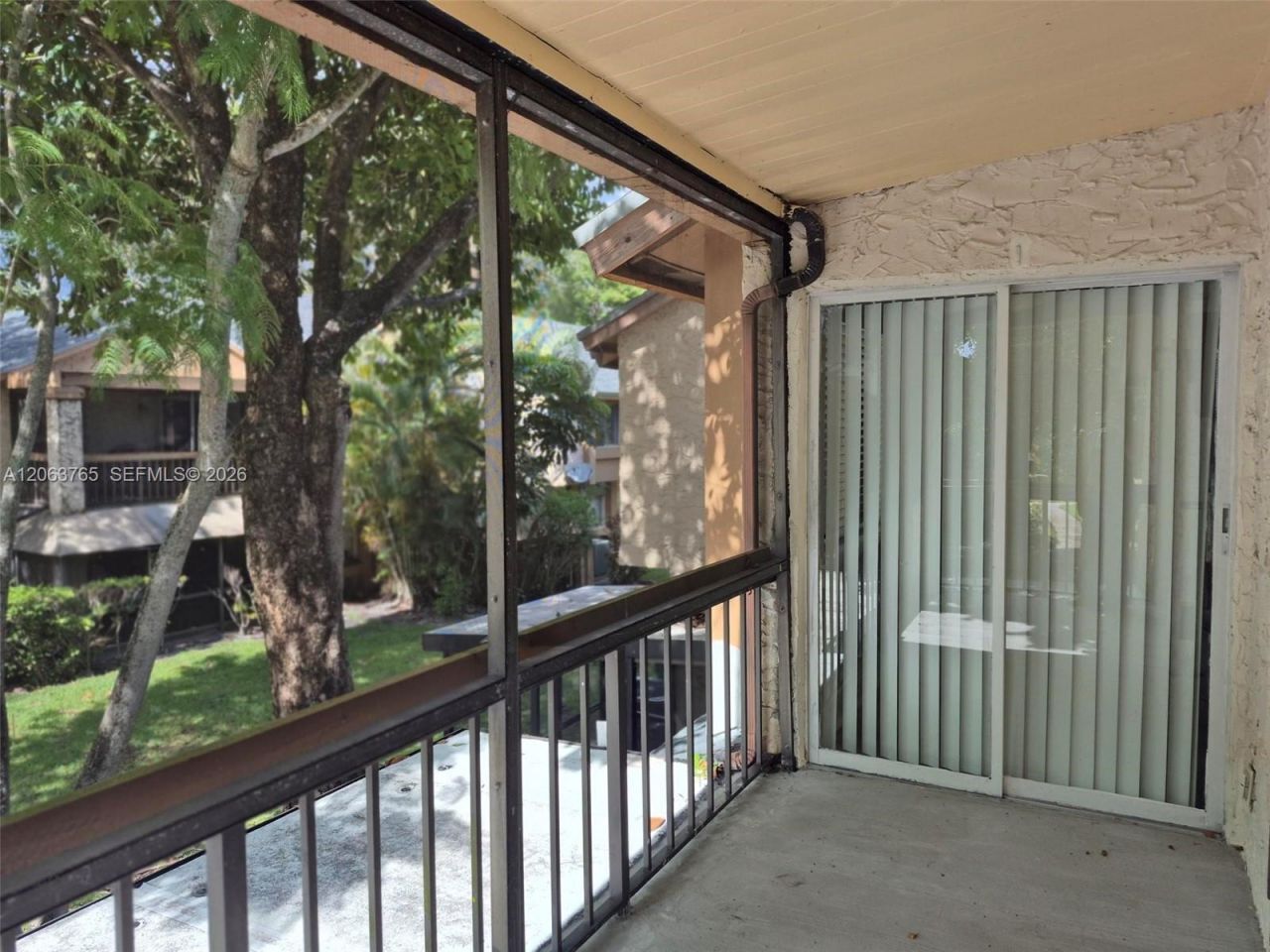 214 Wimbledon Lake Dr, Unit 57, Plantation, FL 33324 Photo