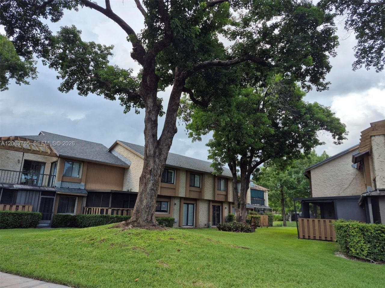 214 Wimbledon Lake Dr, Unit 57, Plantation, FL 33324 Photo