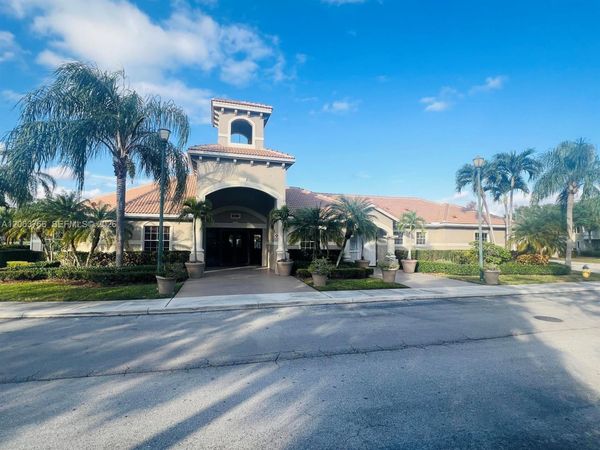 5045 Wiles Rd , Unit 201, Coconut Creek, FL 33073