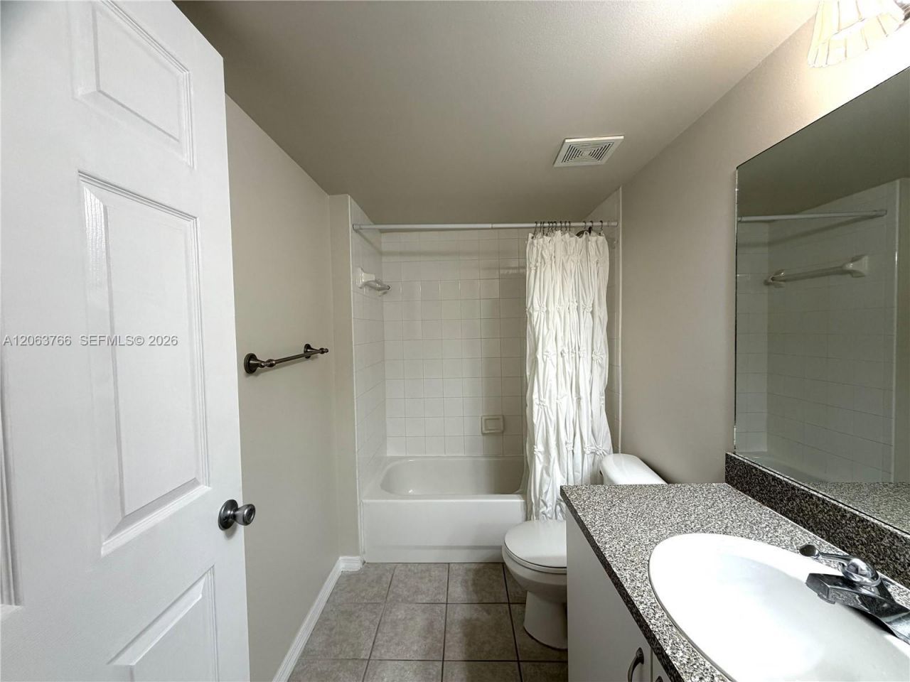 5045 Wiles Rd, Unit 201, Coconut Creek, FL 33073 Photo