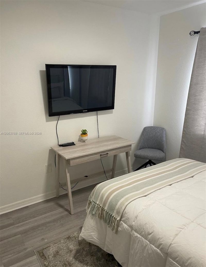 925 SW 8th St, Unit A, Hallandale Beach, FL 33009 Photo