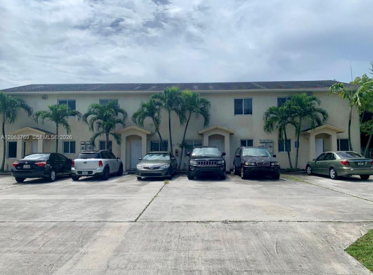 925 SW 8th St, Unit A, Hallandale Beach, FL 33009 Photo