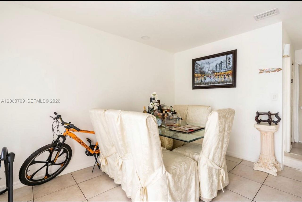 925 SW 8th St, Unit A, Hallandale Beach, FL 33009 Photo